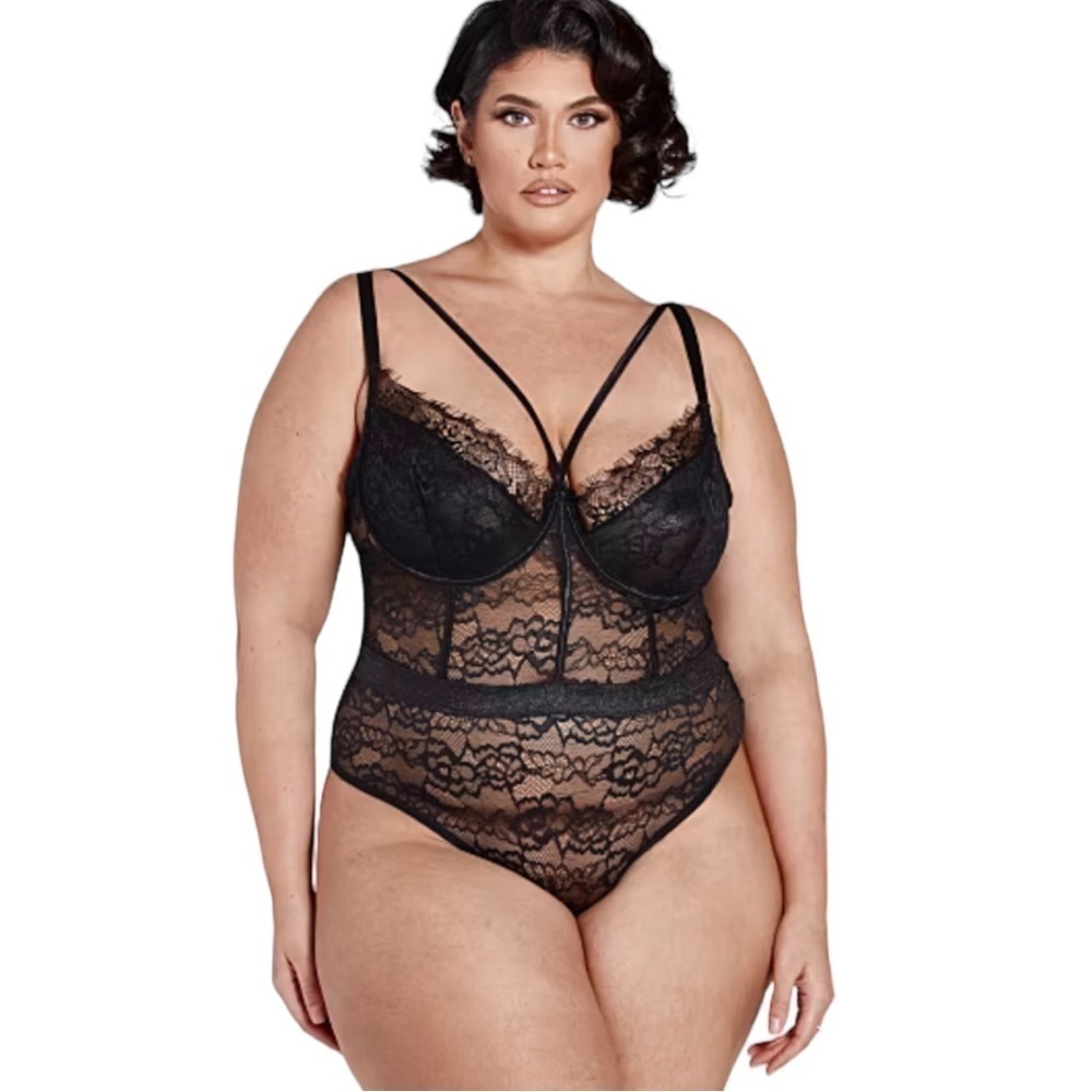 Fashion to Figure Evangeline Strappy Lace Bodysuit in Black Size 0